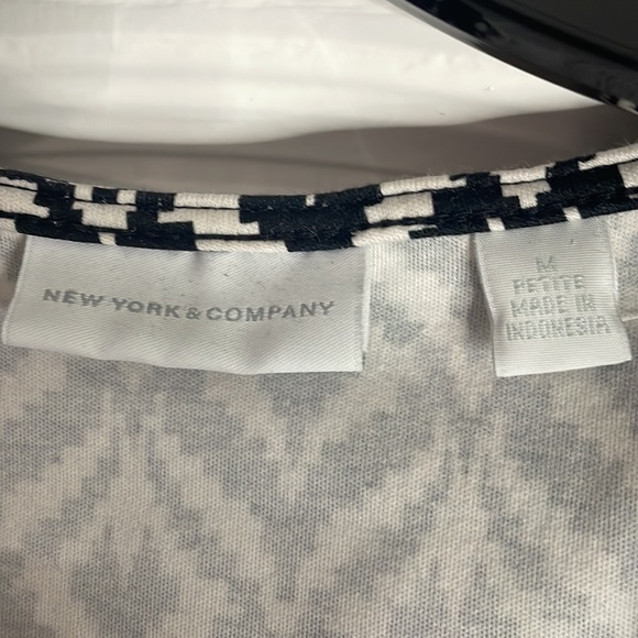 New York & Co. Dress with pockets - Picture 3 of 10